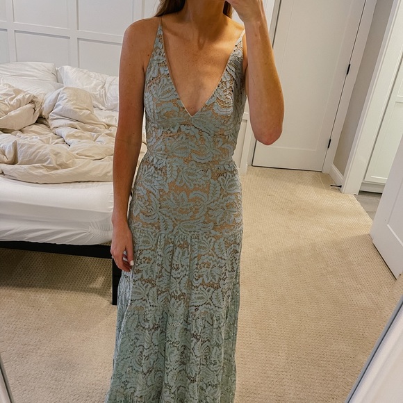 Dress the Population Dresses & Skirts - Dress The Population Lace Maxi dress